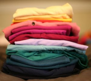 how to store your clothes in storage unit